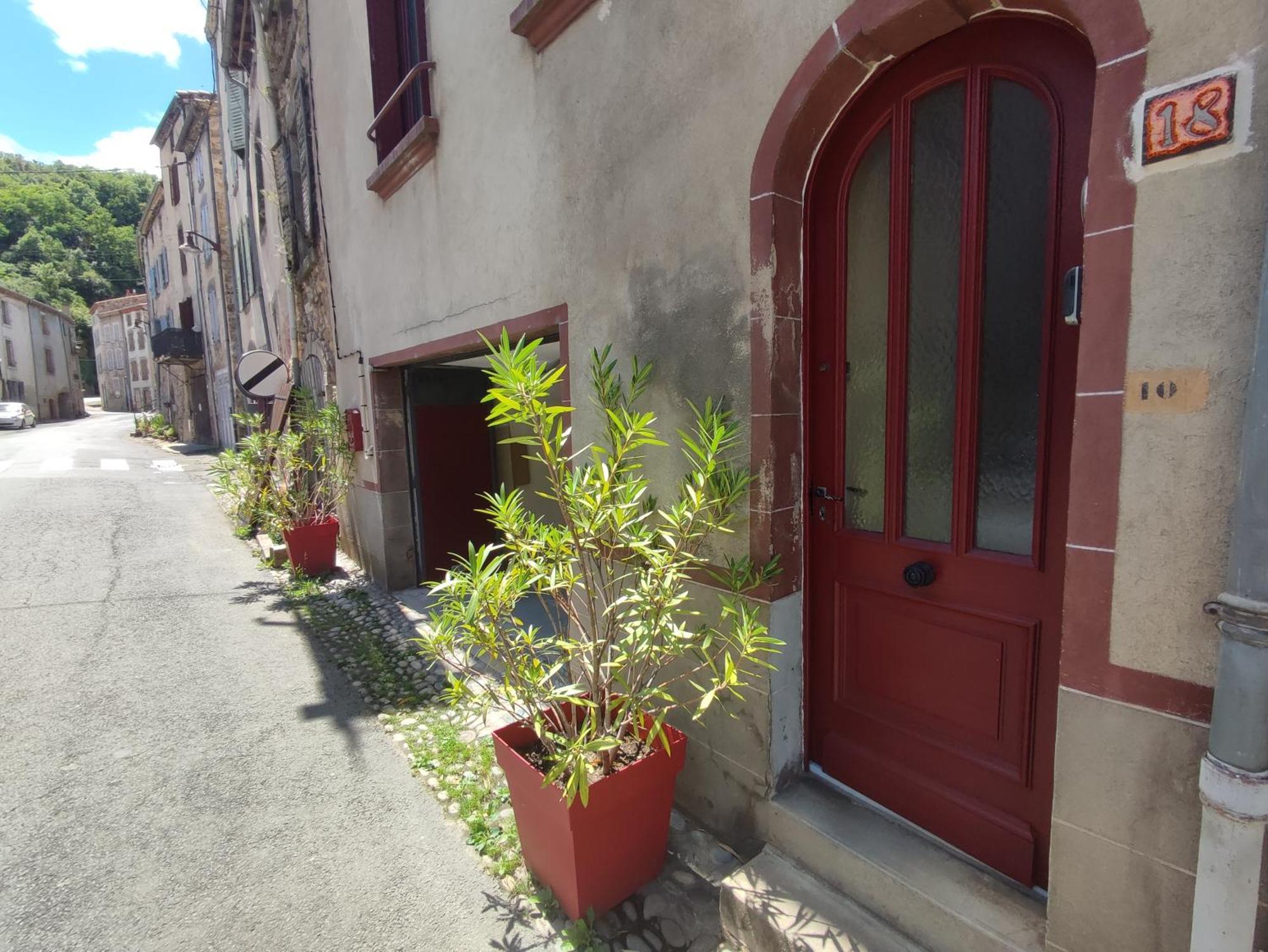 Les Insolites De Champeix Exterior foto