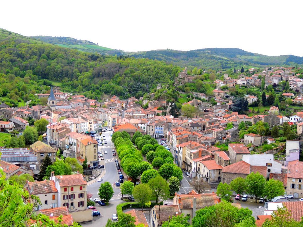 Les Insolites De Champeix Exterior foto